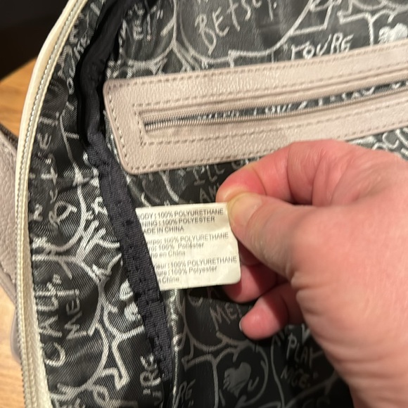 BETSEY JOHNSON XOX BETSEY STUDDED BOW BACKPACK BEIGE AUTHENTIC Pre- Owned - Picture 5 of 6